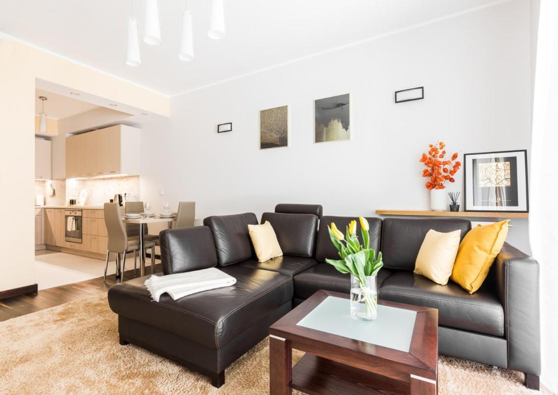 Апартаменты Rentplanet - Angel Plaza Краков Экстерьер фото